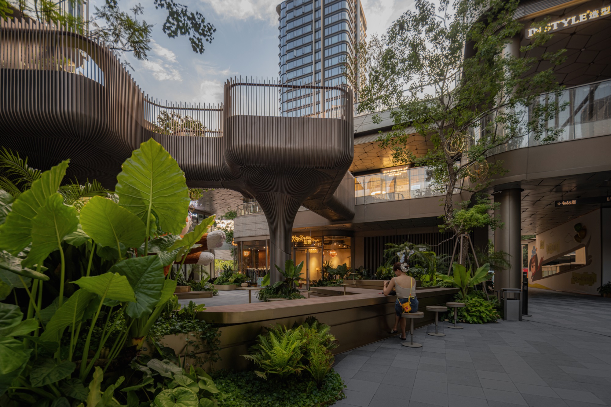 香港置地O’LANE启元光里景观改造丨中国重庆丨成都因澈思明景观设计有限公司-45