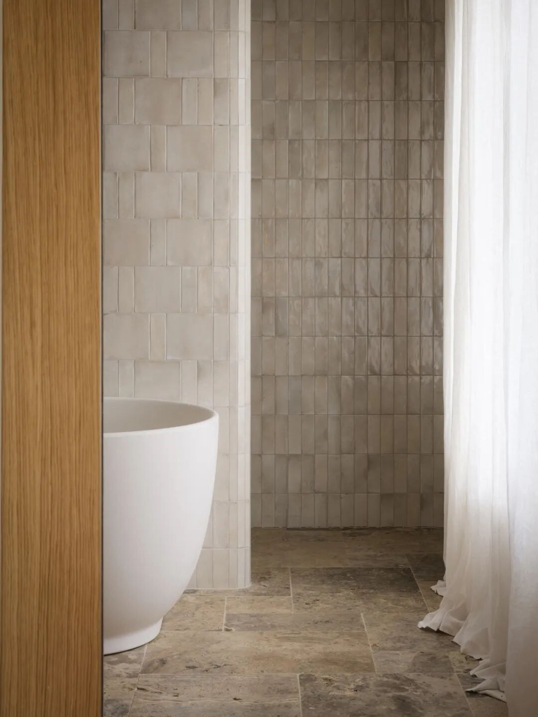 卡萨拉斯玛格丽塔斯公寓（Casa常见指房子、公寓等，由于缺乏更多背景信息，一般以公寓来常见处理，但根据具体场景这里也可能表示其他场所；Las Margaritas音译过来是拉斯玛格丽塔斯 ，它可能是具体的人名、地名等，可根据实际情况进一步确认指代对象及更合适的译法，如果是酒店、度假村等也可纠正信息重新让我翻译 ）丨哥伦比亚丨Trópico Arquitectura-56