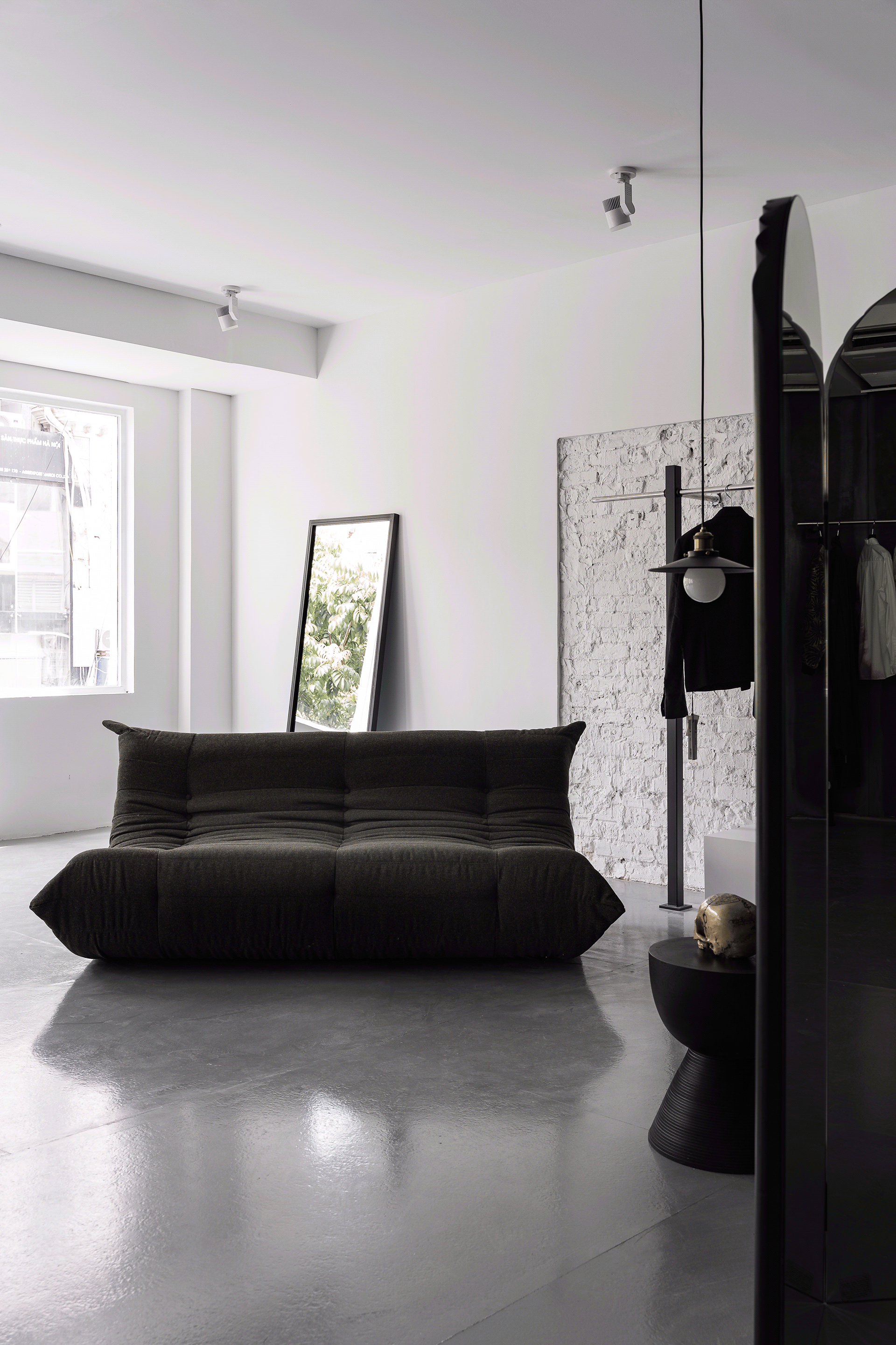 黑暗画廊丨越南河内丨Naki Wood Studio-38