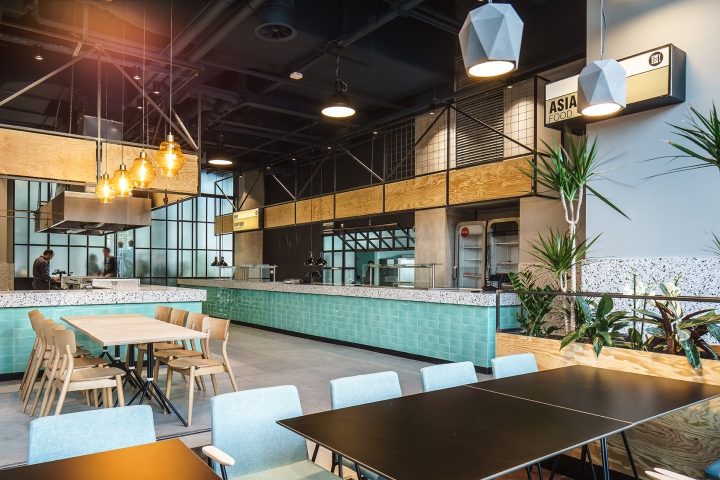 Bucharest 电车餐厅 · Yellow Office 的工业风设计-36