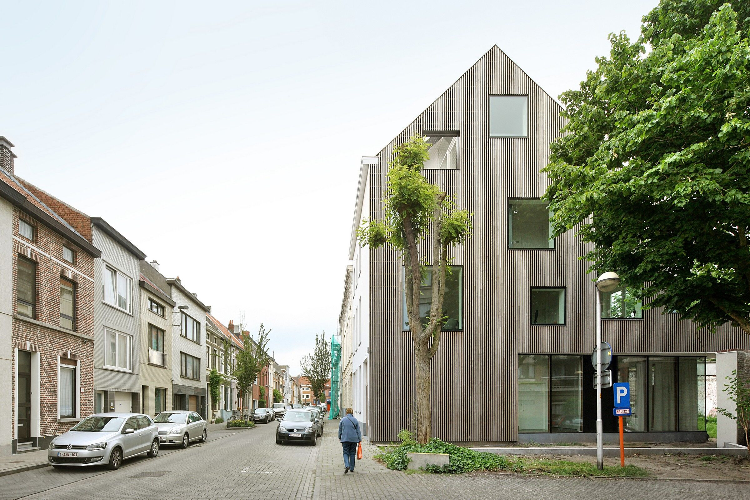 比利时特色小镇个性住宅改造-16