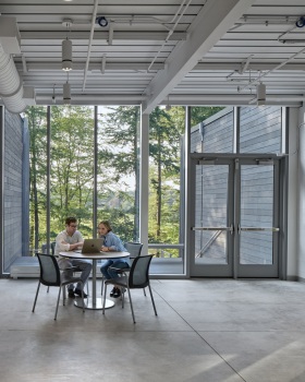 Bill ’67 and Peter ’71 Alfond Coastal Research Center / Flansburgh Architects