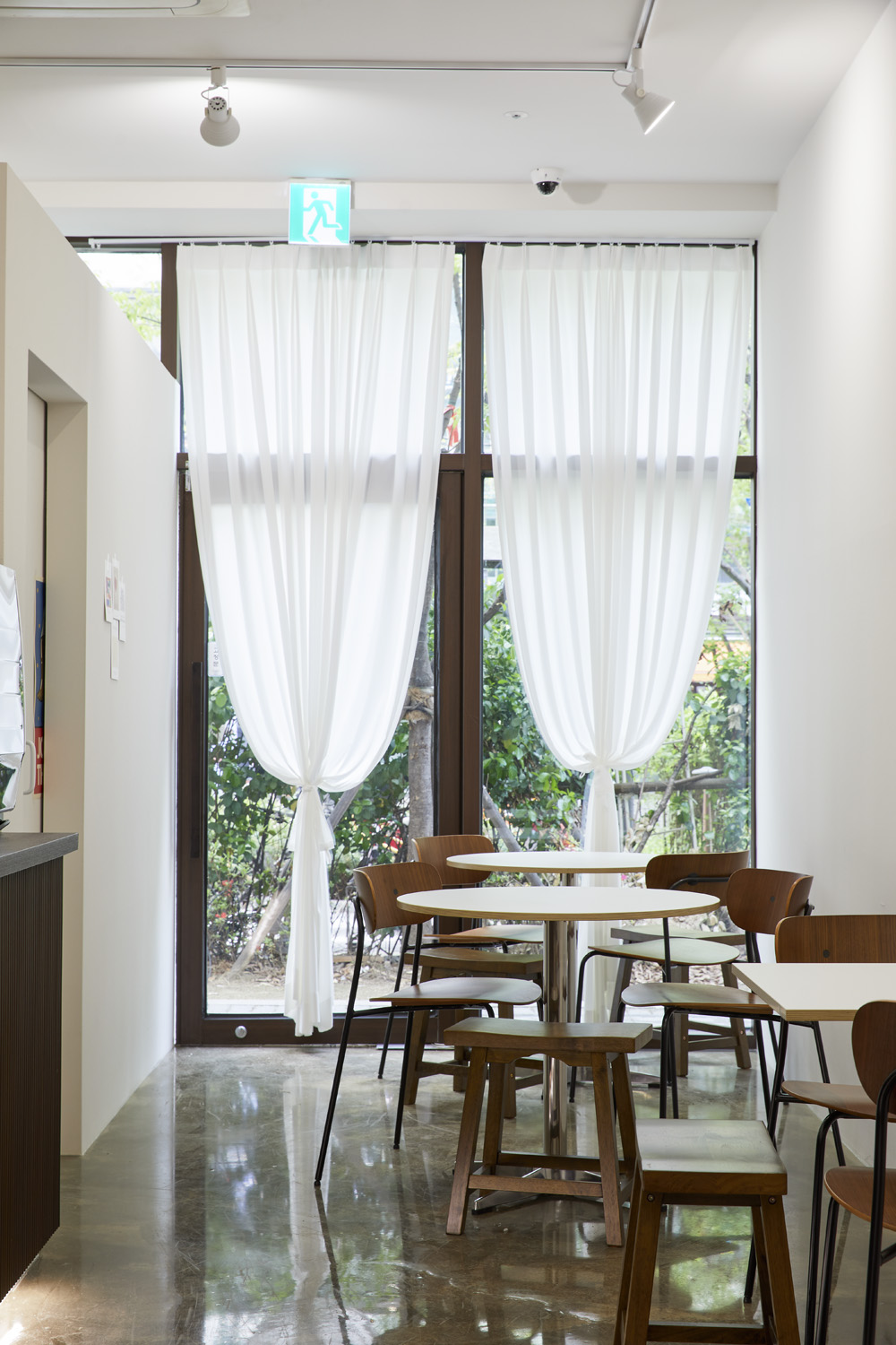 简约风格 12 平米咖啡馆设计-9