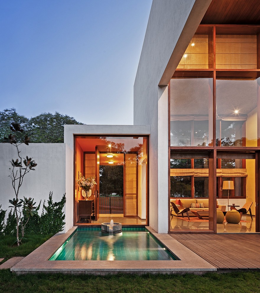 This Bangalore House Featuring Mid-Century Classics Furniture and Contemporary Art-33