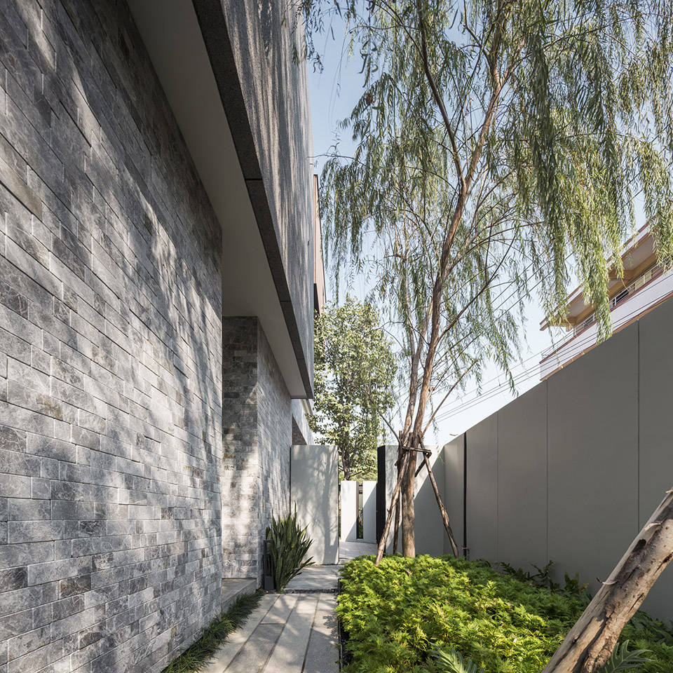 曼谷ReGEN住宅 / EKAR-112