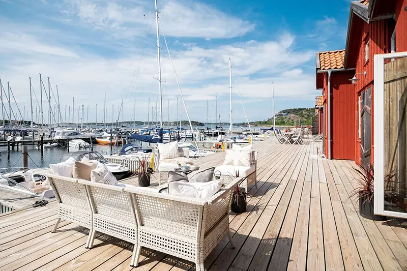 海边 15m²迷你小屋，纯白 Scandi 风设计惊艳-16