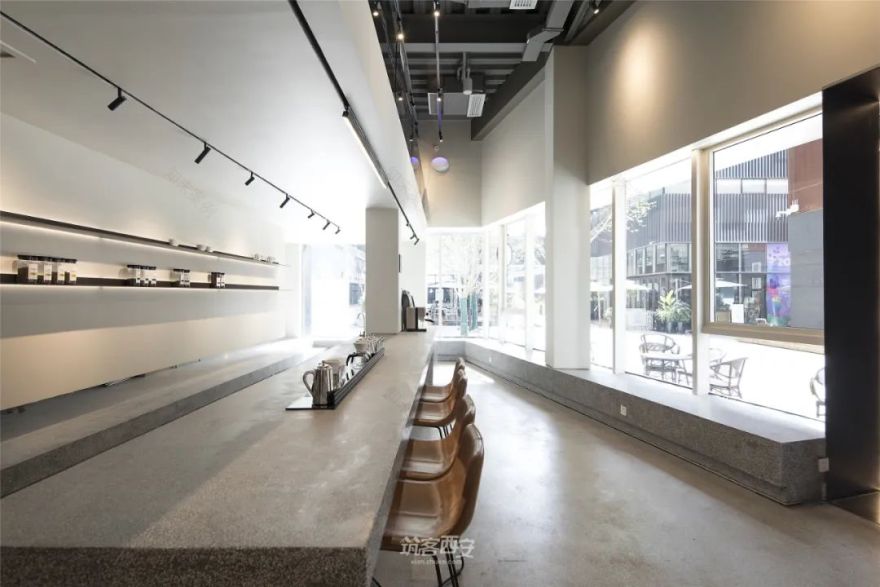 原岩咖啡 | 藏巧于拙,回归本真的商业空间设计-6