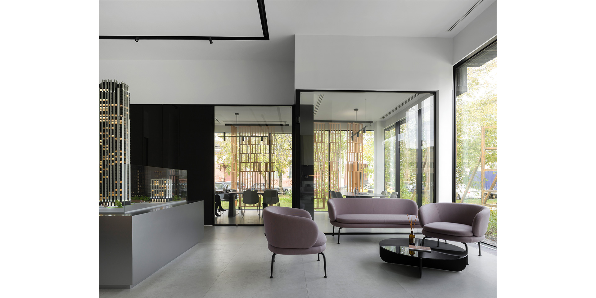 IND architects 打造 MR Group 现代奢华展厅-16