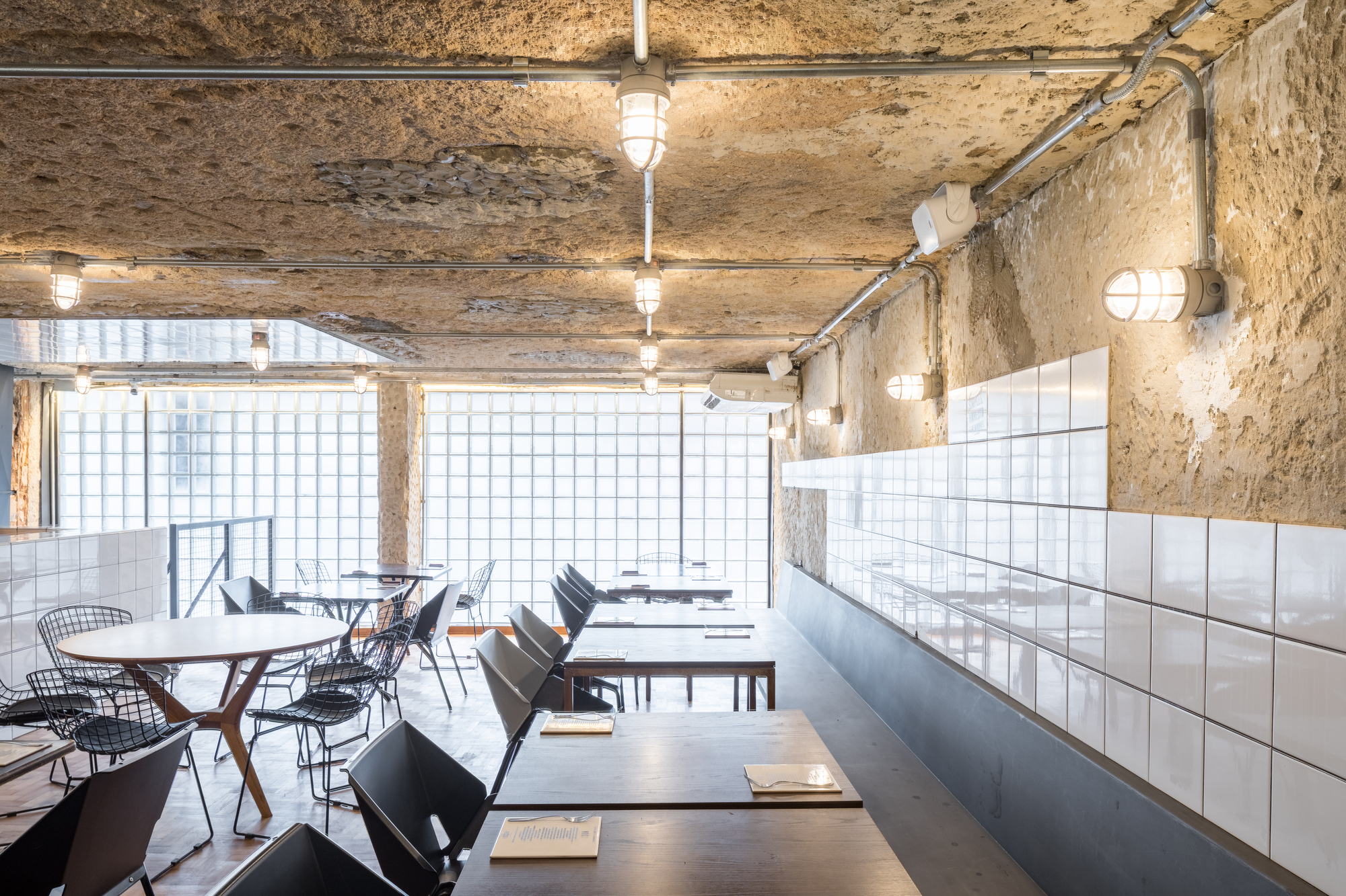 Ricco Burger Restaurant / BLOCO Arquitetos-26