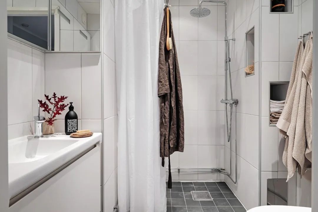 L 型布局厨房搭配小露台的家-36