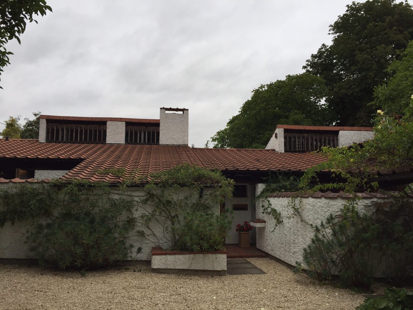 The top living spaces around the world, as chosen by our podcast guests | Journal | The Modern House-24