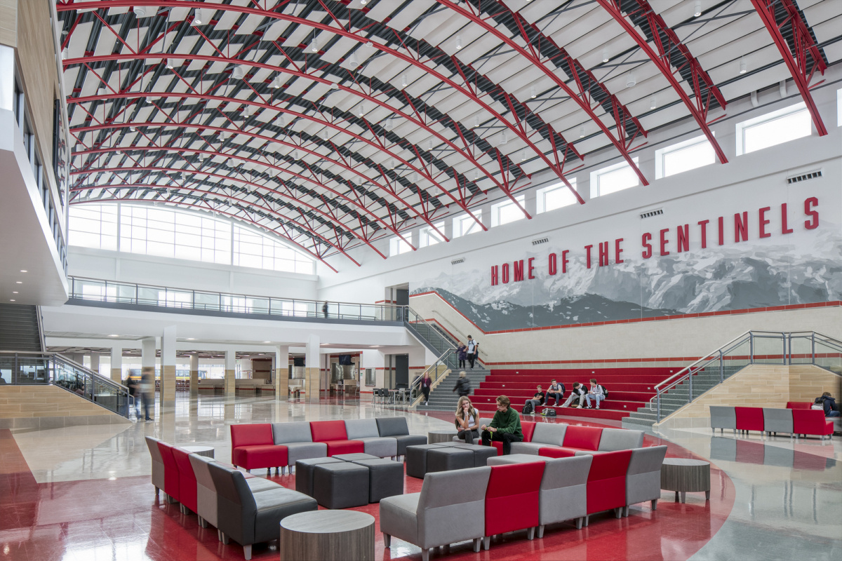 Mountain Ridge 高中-8