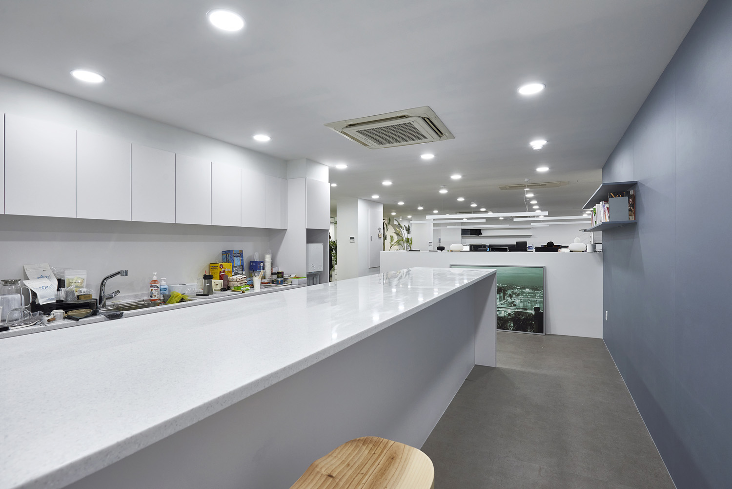 白色简约风办公室设计，70 平米平面空间焕发活力-9