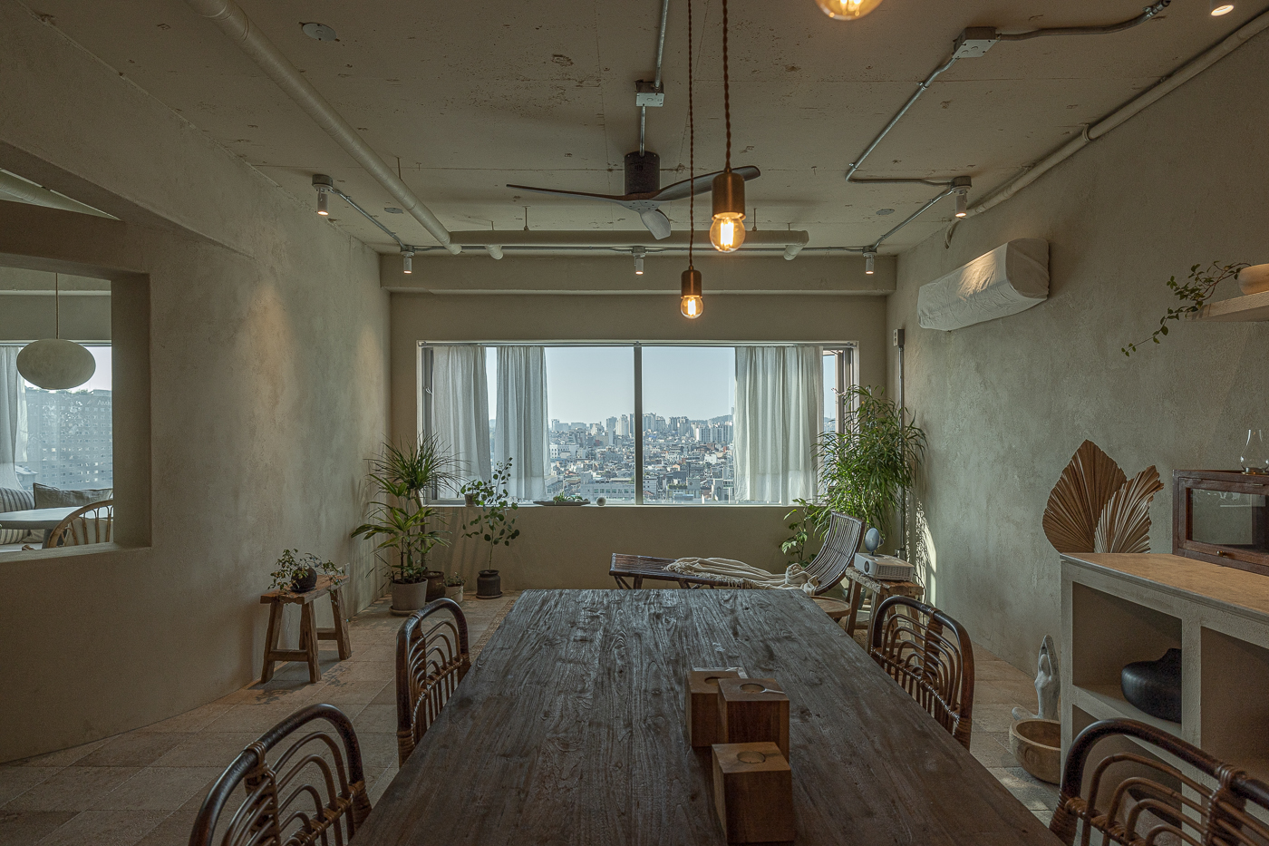 白色调的极简主义 | 200 平米的现代豪华公寓-5