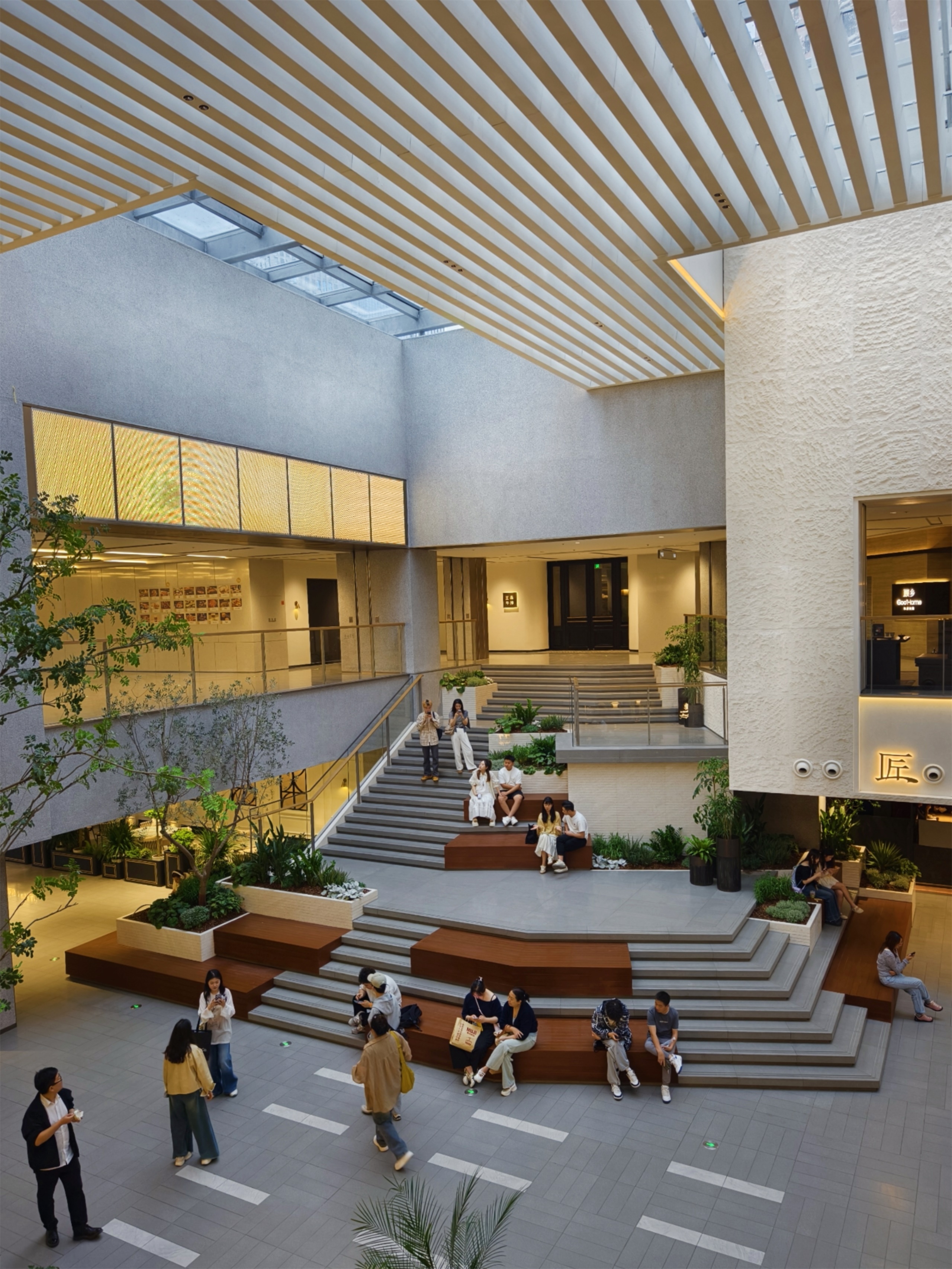 重庆龙湖北城天街B馆L4层室内景观营造丨中国湖北丨物候设计（重庆物候景观规划设计有限公司）-58