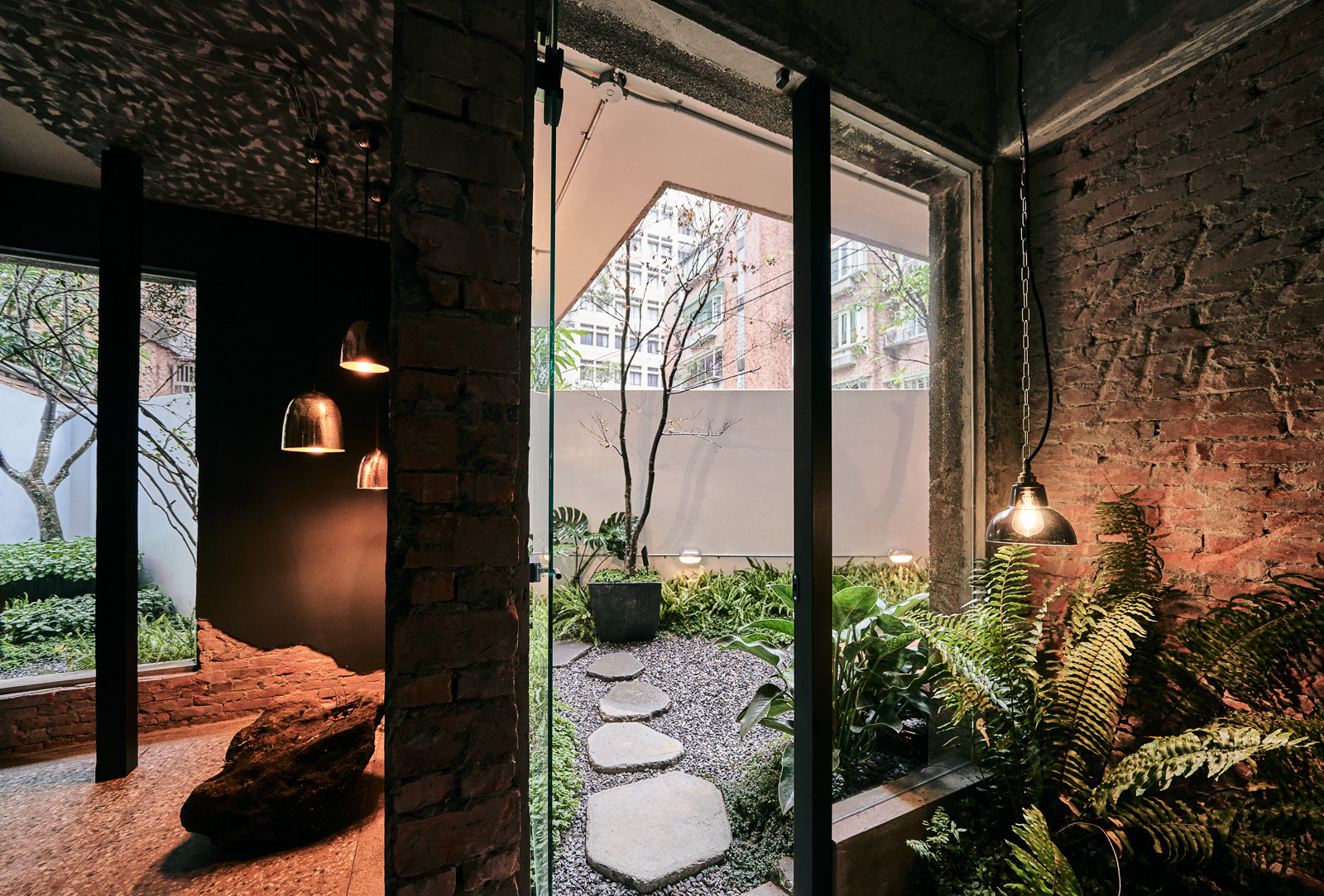 台北Original BTC灯具展厅设计丨中国台北丨合风苍飞设计+张育睿建筑师事务所-33