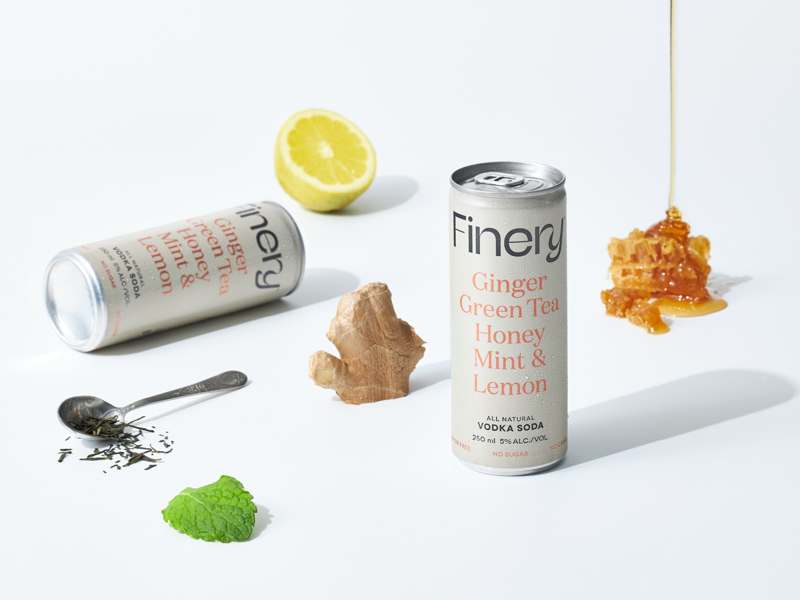 颠覆传统,时尚清新的预调鸡尾酒包装设计-7