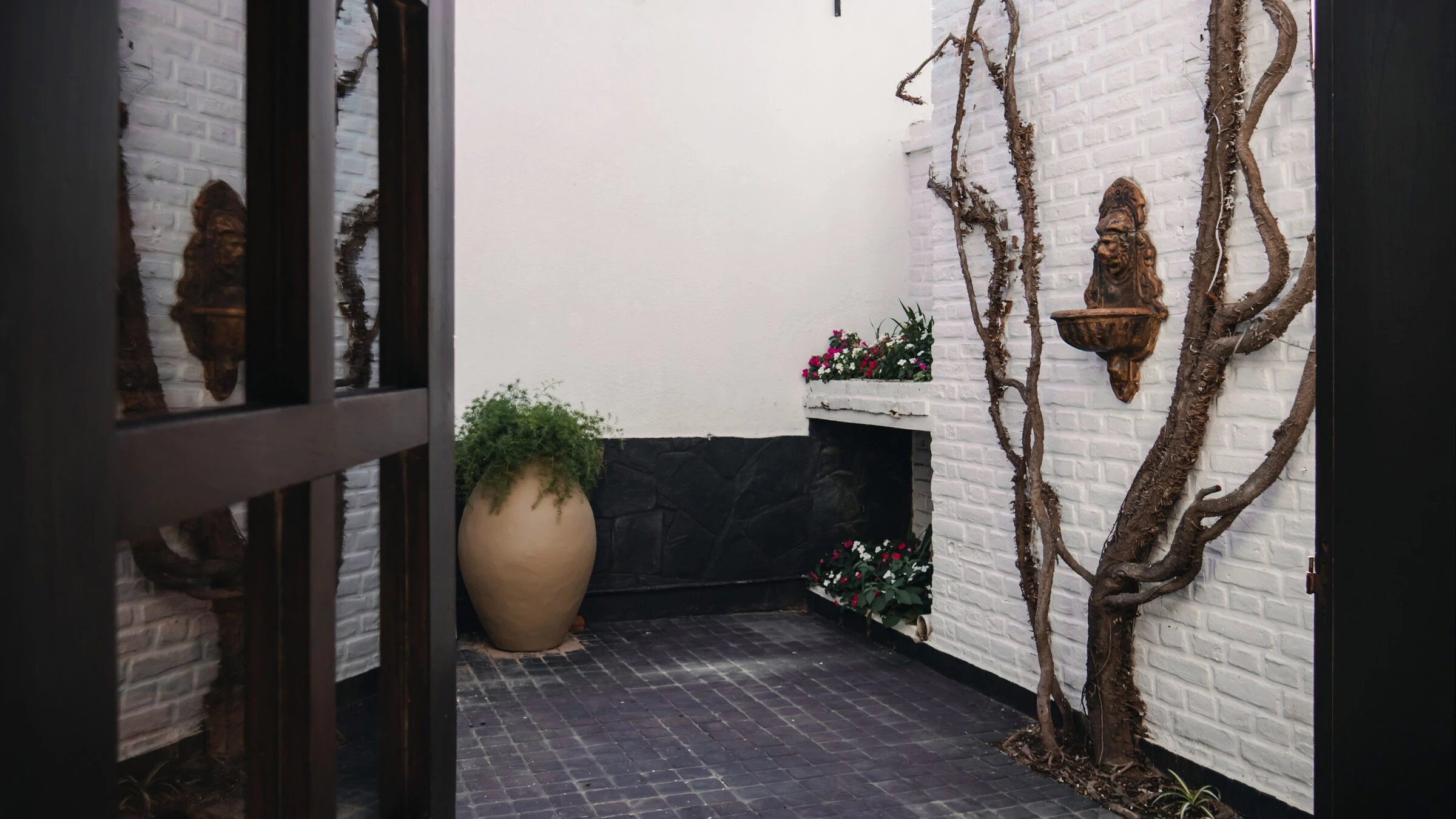 阿根廷百年老宅翻新成律师楼与公寓丨阿根廷圣路易斯-44