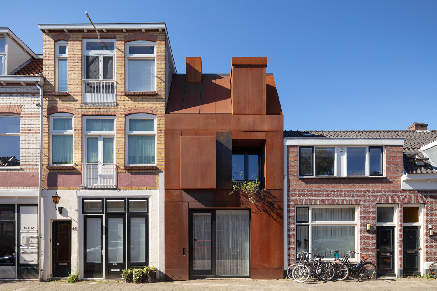 荷兰 Utrecht 市 Zecc Architecten 设计的钢铁艺术住宅-8