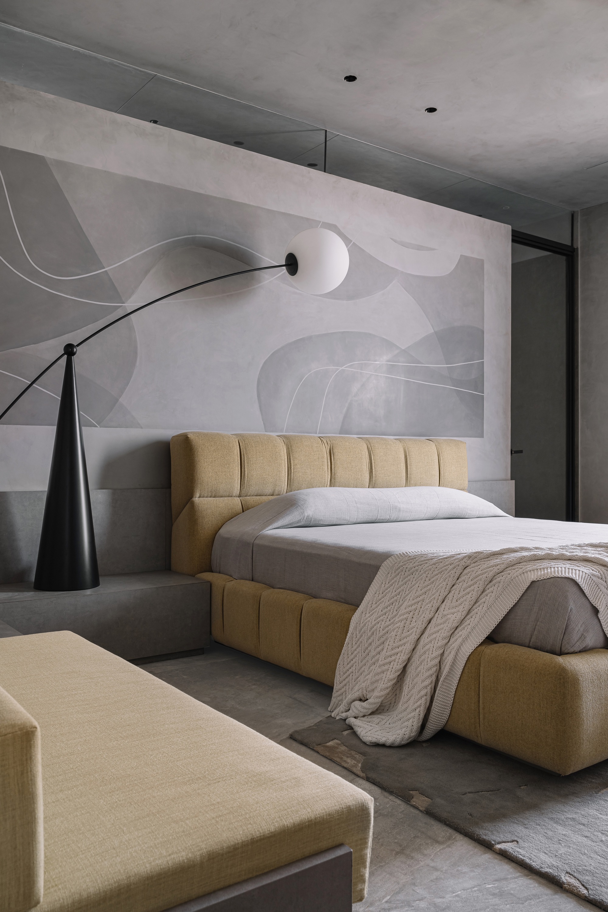 雕琢而成的静居之所住宅

注：Sculpted有经过雕琢的意思 ，Sanctuary有庇护所；安静的地方等意思，House就是住宅、房子这里整体结合起来这样翻译较能体现整体含义如果从更宽泛的建筑相关语境也许简单可译为雕琢风静居住宅  ，但具体需根据实际背景来定 丨印度丨D'WELL-33