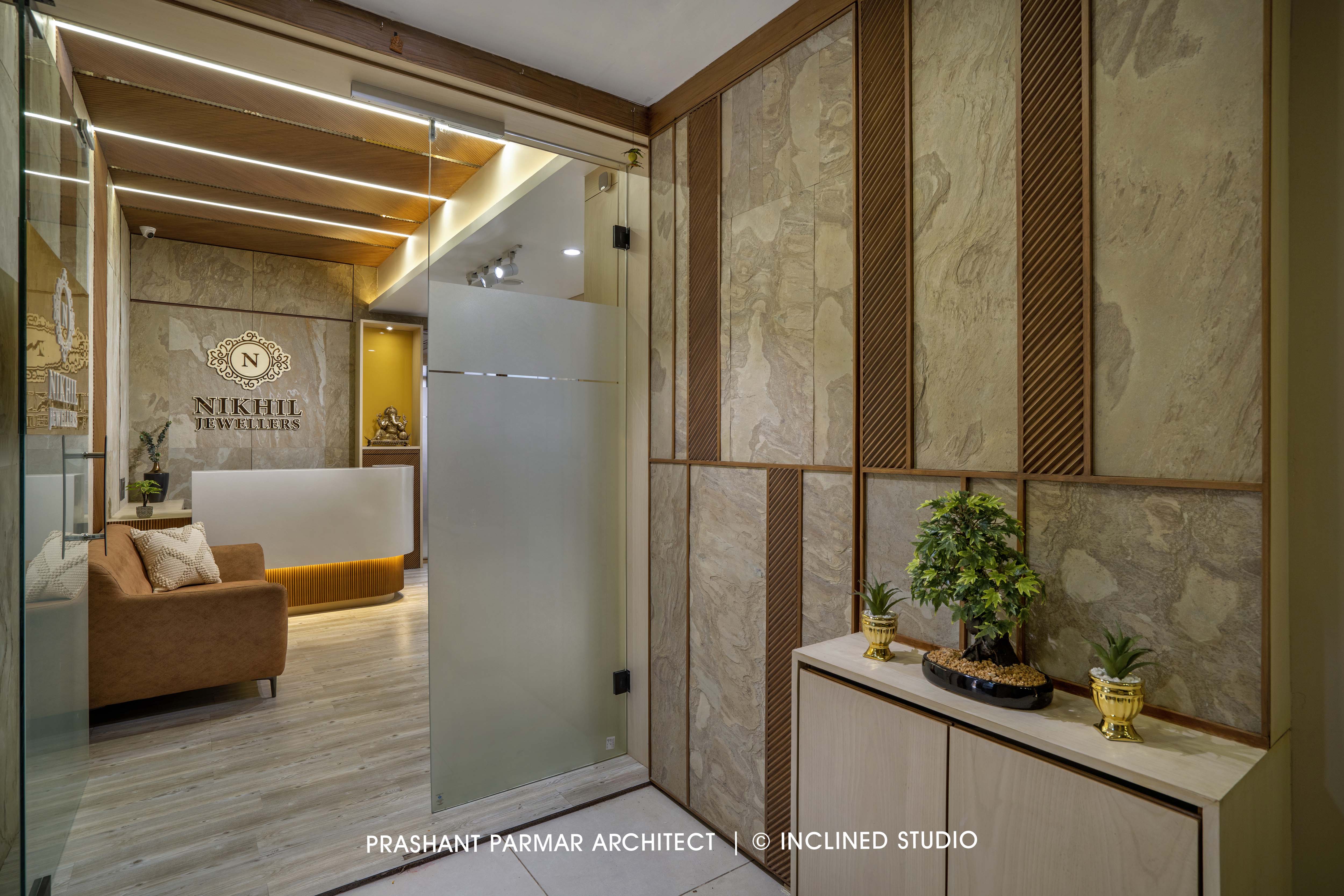 阿姆达巴德 CG 路珠宝精品店设计丨印度-23