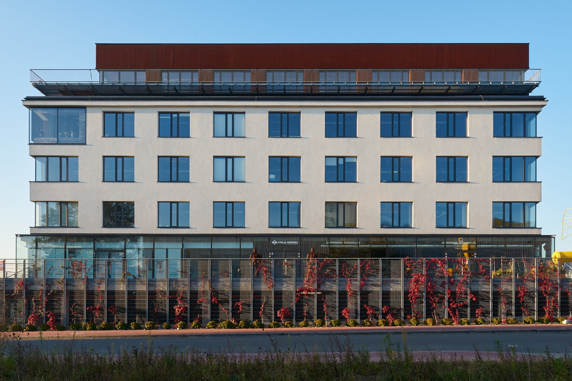 商业站丨波兰丨Piotr Hardecki Architekt-12