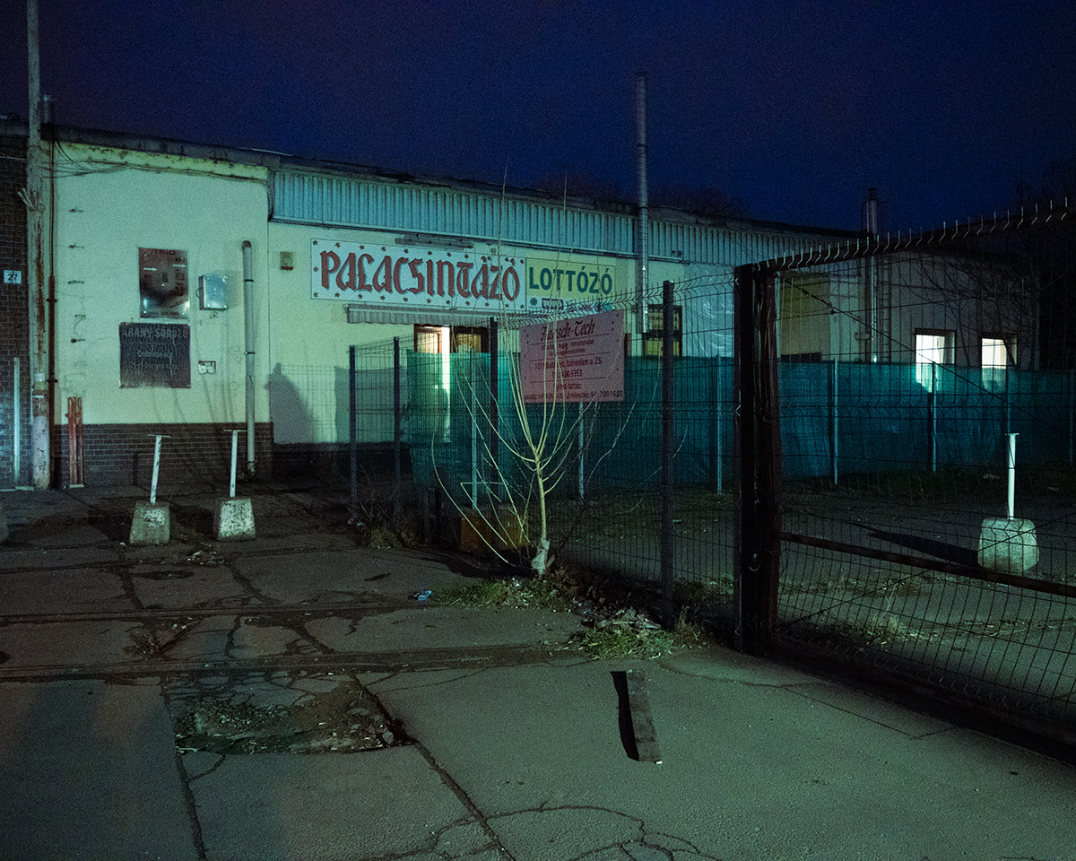 现代简约公寓设计丨Gyenes András-7