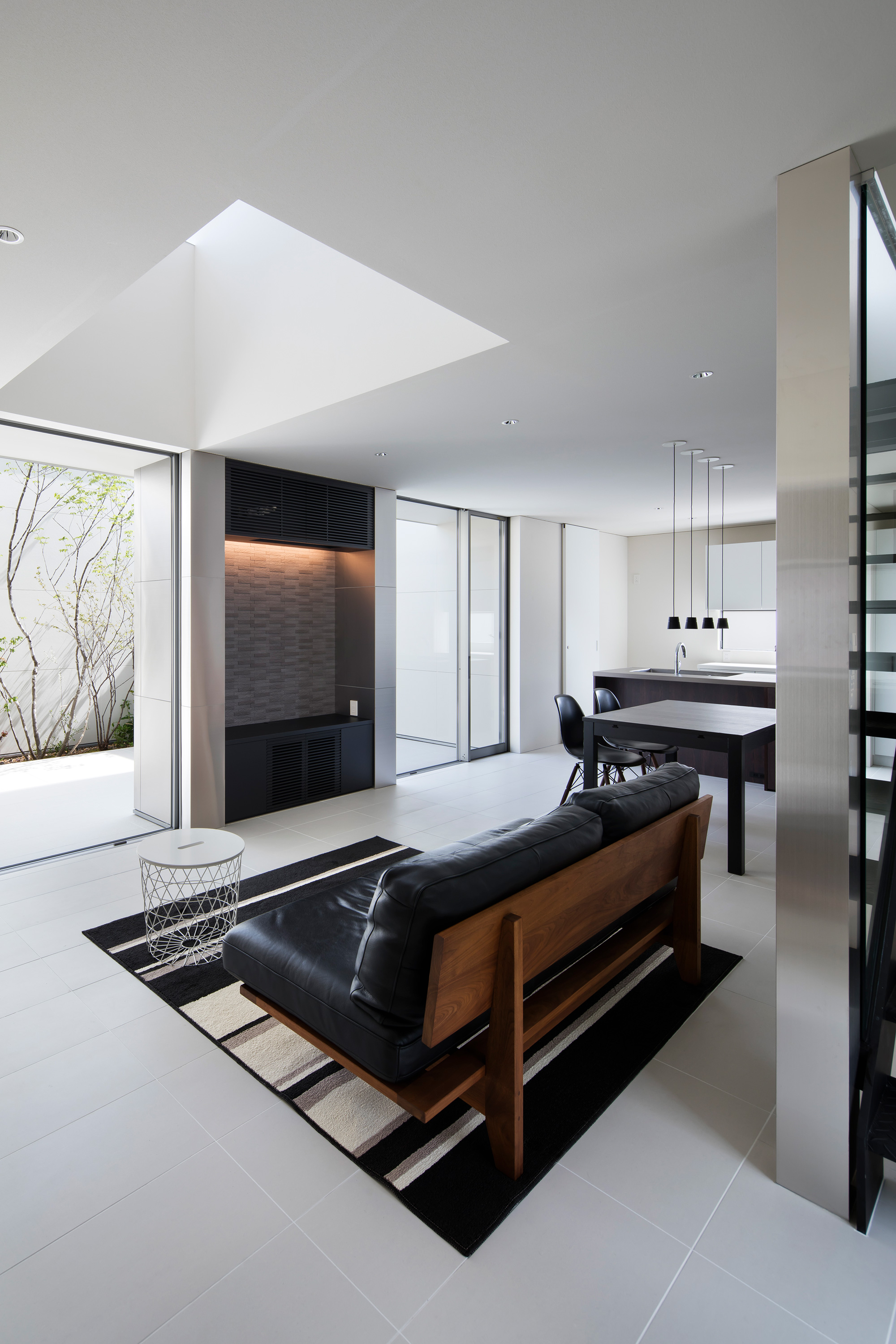 奈良古村中的现代私密住宅-8