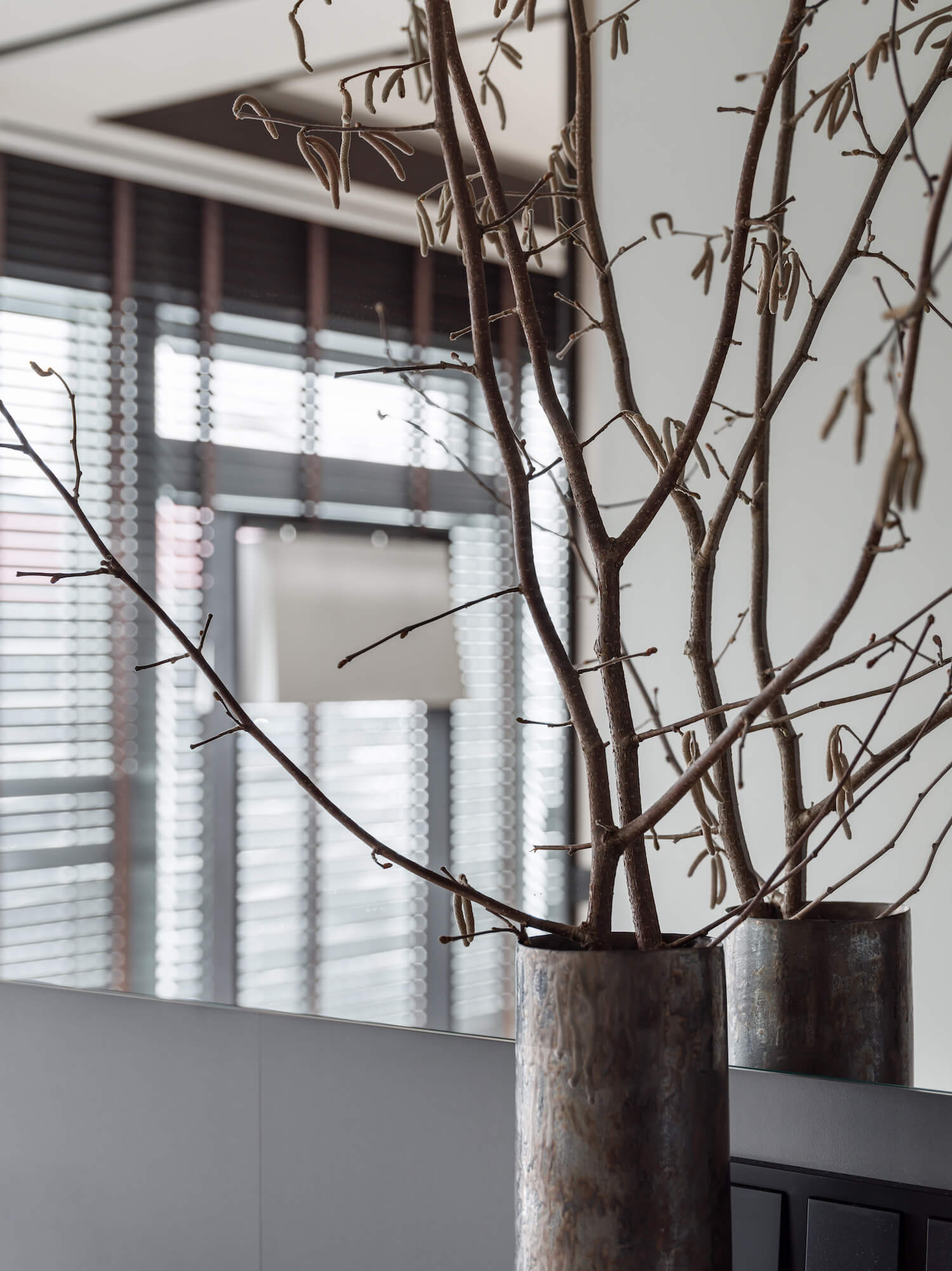 莫斯科黑色系公寓设计 既沉稳又有质感-32