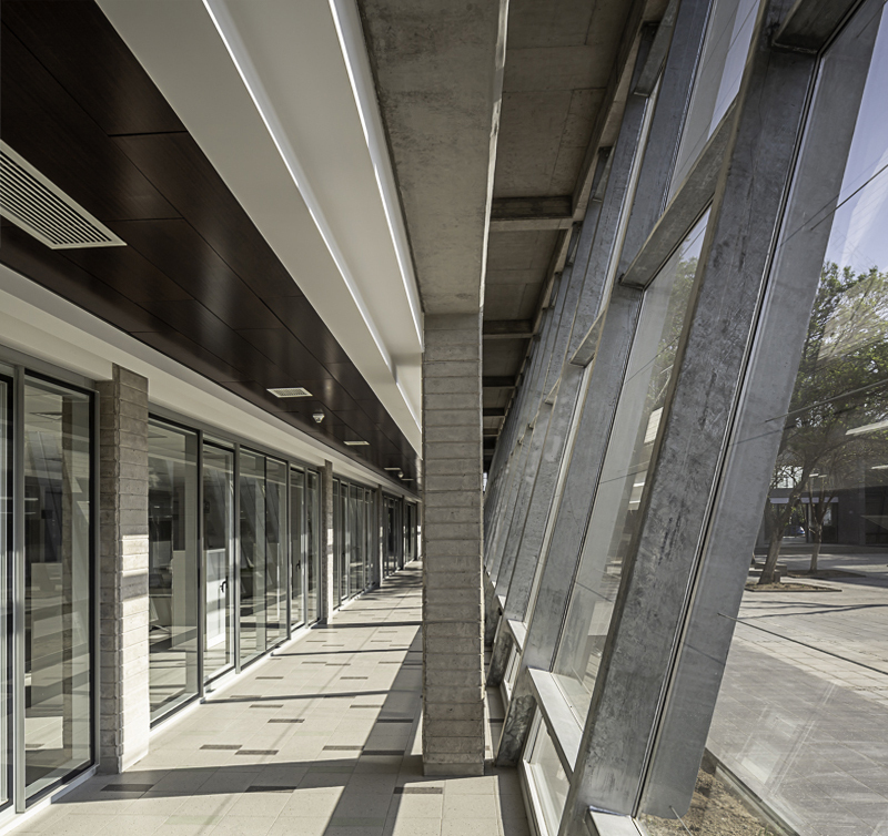 智利圣地亚哥贫困社区新市政厅建筑-46