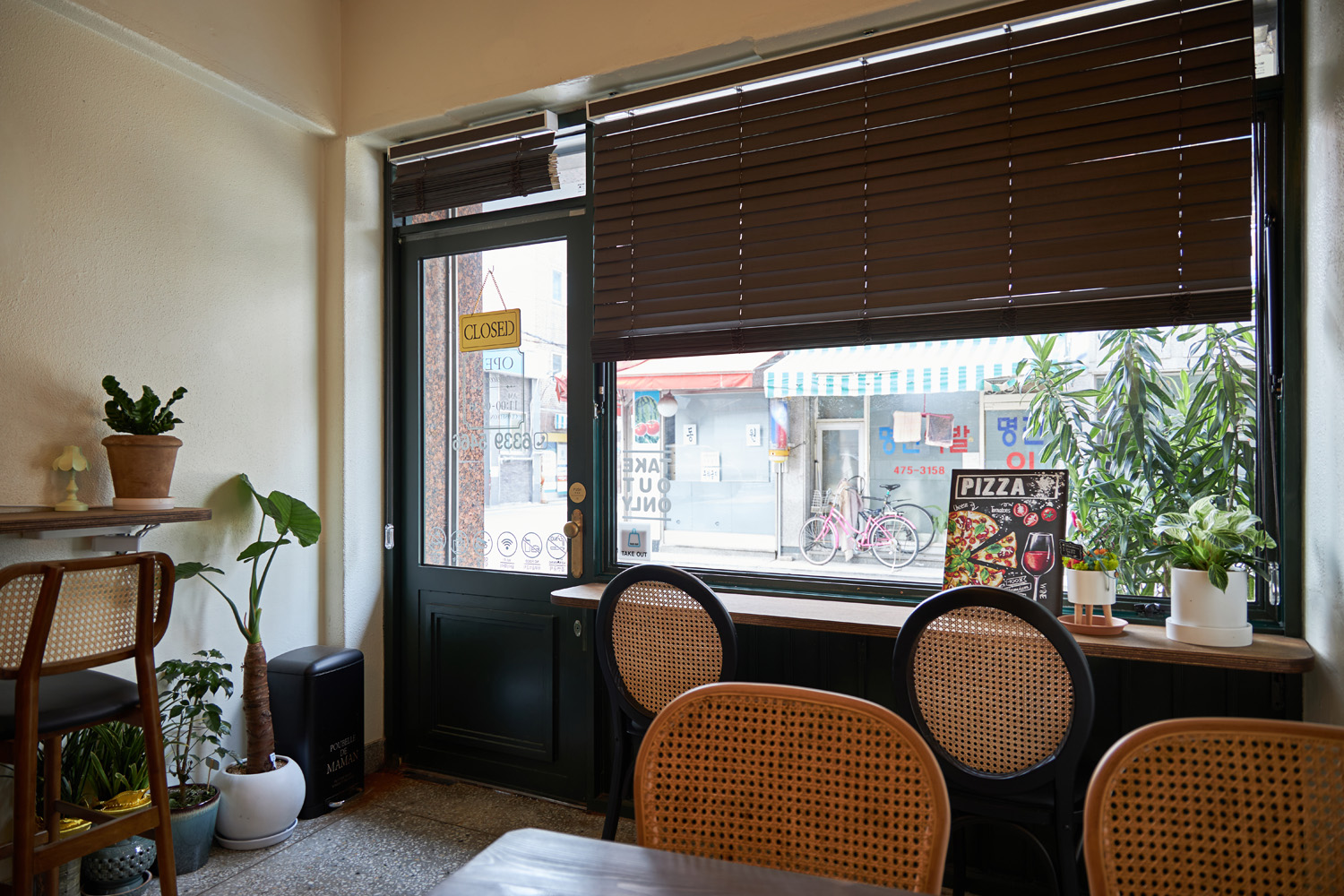 彩色点睛，7 平米小店的独特设计-7