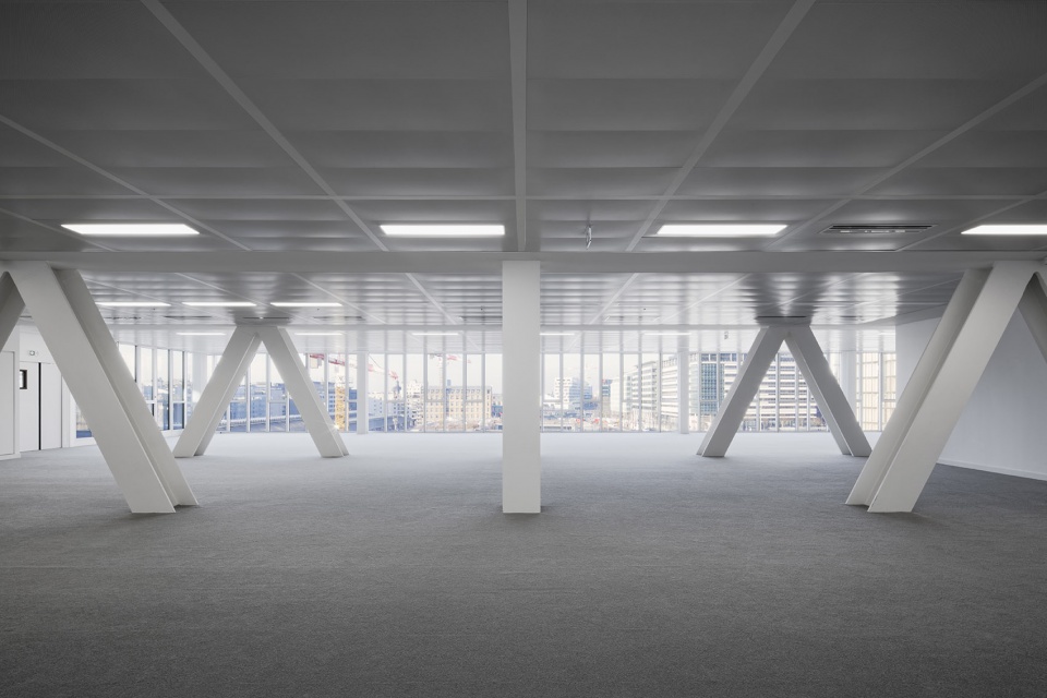 跨越铁道的巴黎 Panorama 办公大楼-34