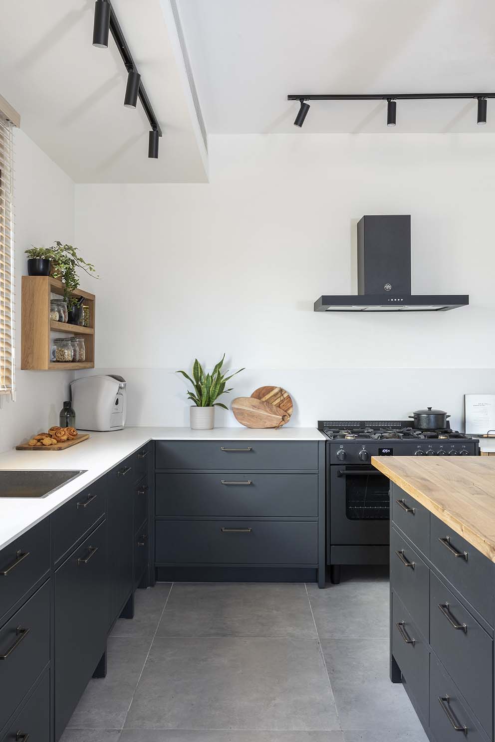 米凯尔和耶胡拉姆在盖瓦特阿代的家丨米娅·阿普尔-23