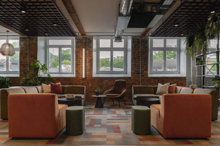 Ekho Studio将历史悠久的维多利亚工厂改造为现代办公空间丨英国-2