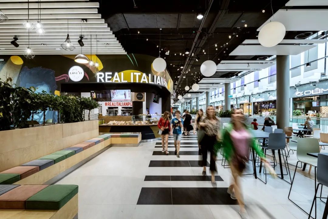 Galeria Młociny 美食社交空间设计丨波兰华沙丨Broadway Malyan 宝麦蓝-9