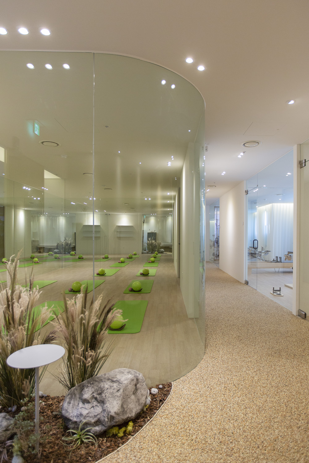 韩国知名设计师打造 50 平米白色木色调高品质室内设计-10