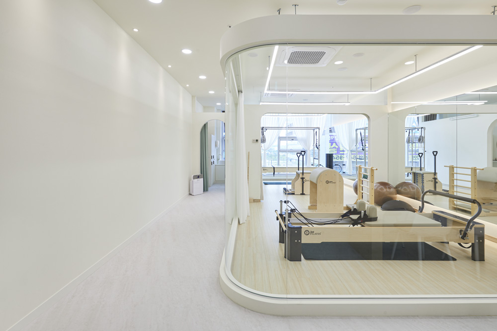 18 坪极简风 fila 旗舰店 设计成本解析-3