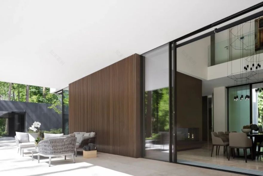 莫斯科郊区别墅,极简美学与自然融合的典范-21