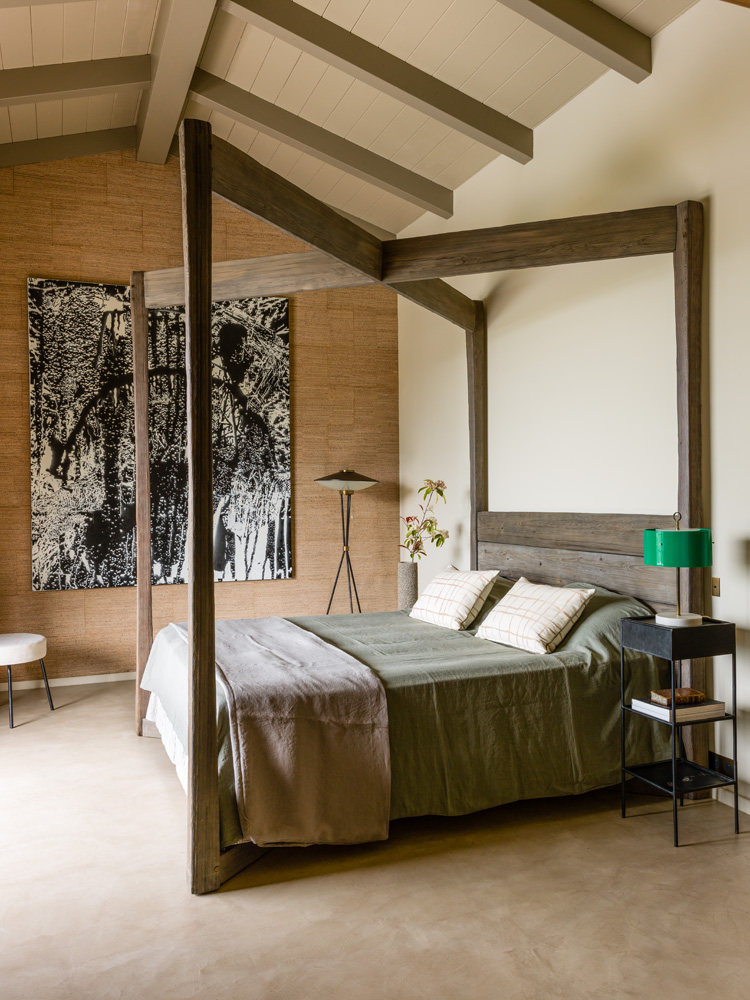 柔和灯光打造舒适卧室空间丨ELLEdecoration-12