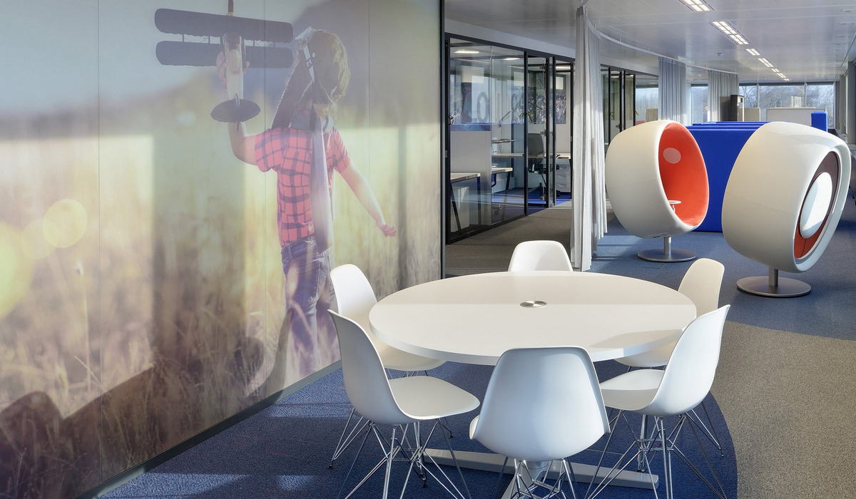 比利时布鲁塞尔 Agoria 科技休闲办公空间-16