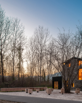 The Kingfischer’s Nest Visitor Center / Architetto Marco Ghilotti