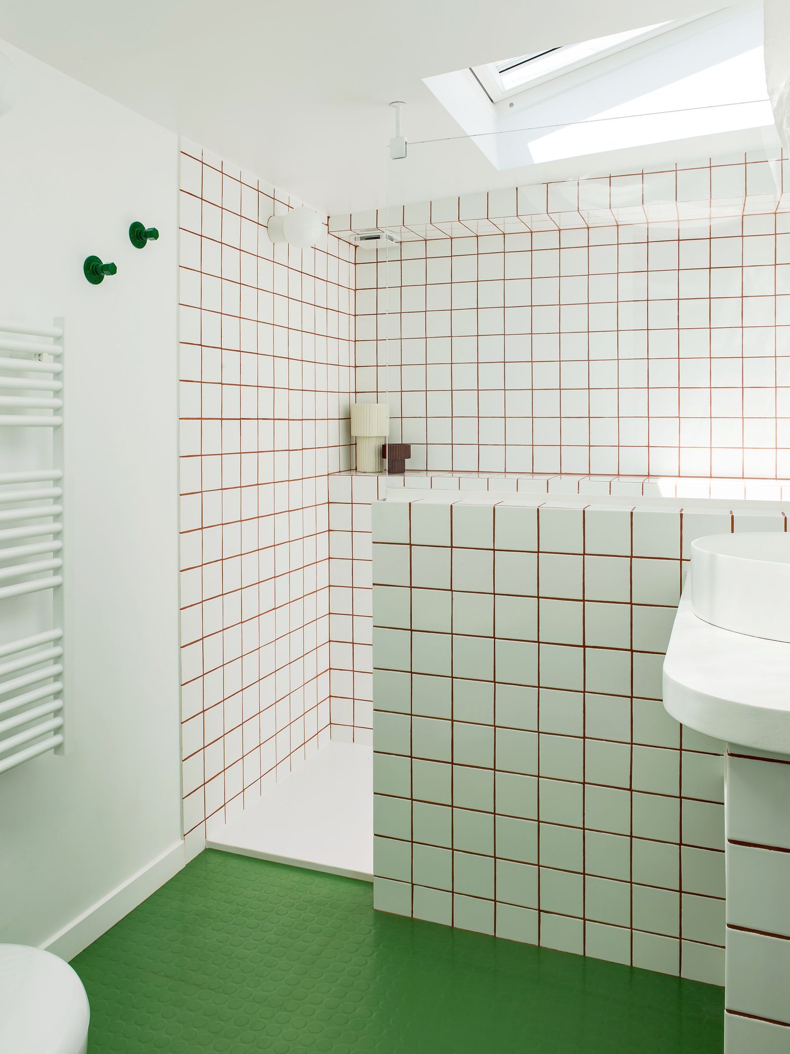 40㎡旧工坊改玻璃顶小公寓丨法国巴黎丨Mathilde Cavéla-24