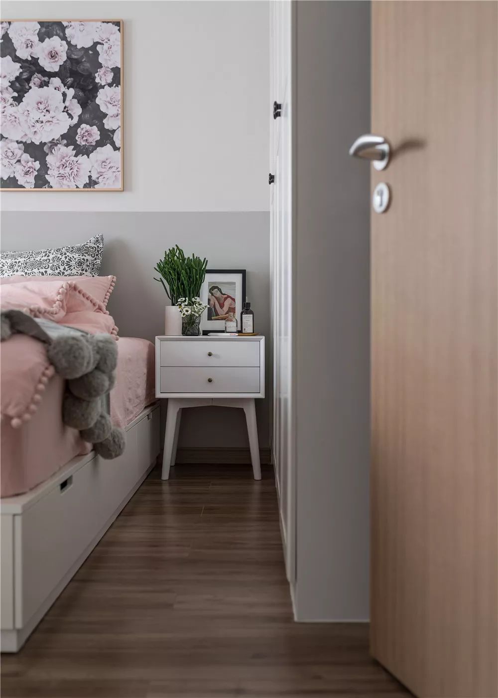 90 后女生 70㎡北欧轻奢小窝,墨绿++ 黄铜演绎精致生活-65