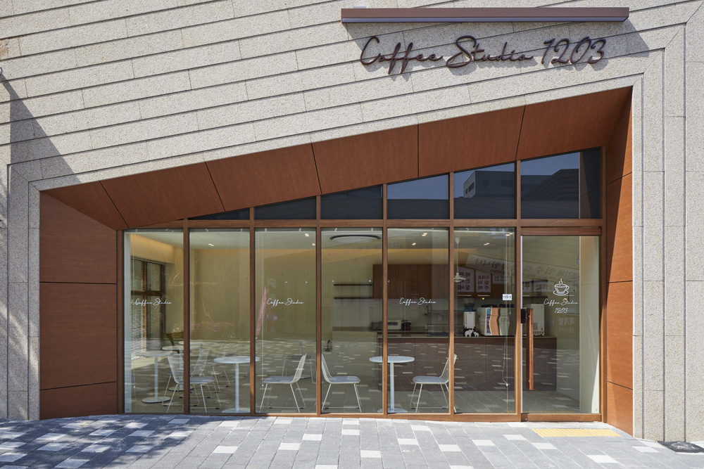 10 坪极简咖啡厅，打造温馨舒适空间-16