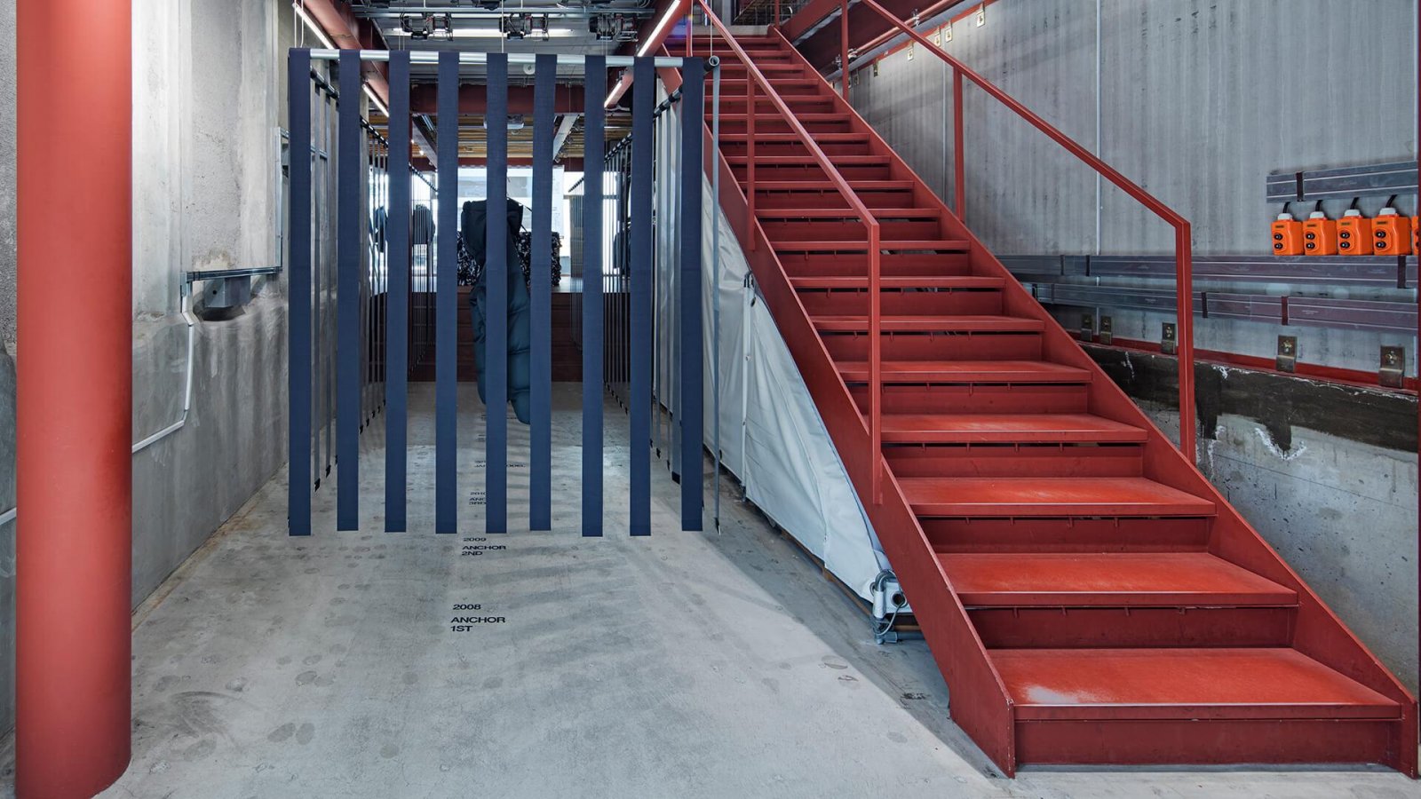 《东京羽绒夹克展览会》废物利用创意无限-0