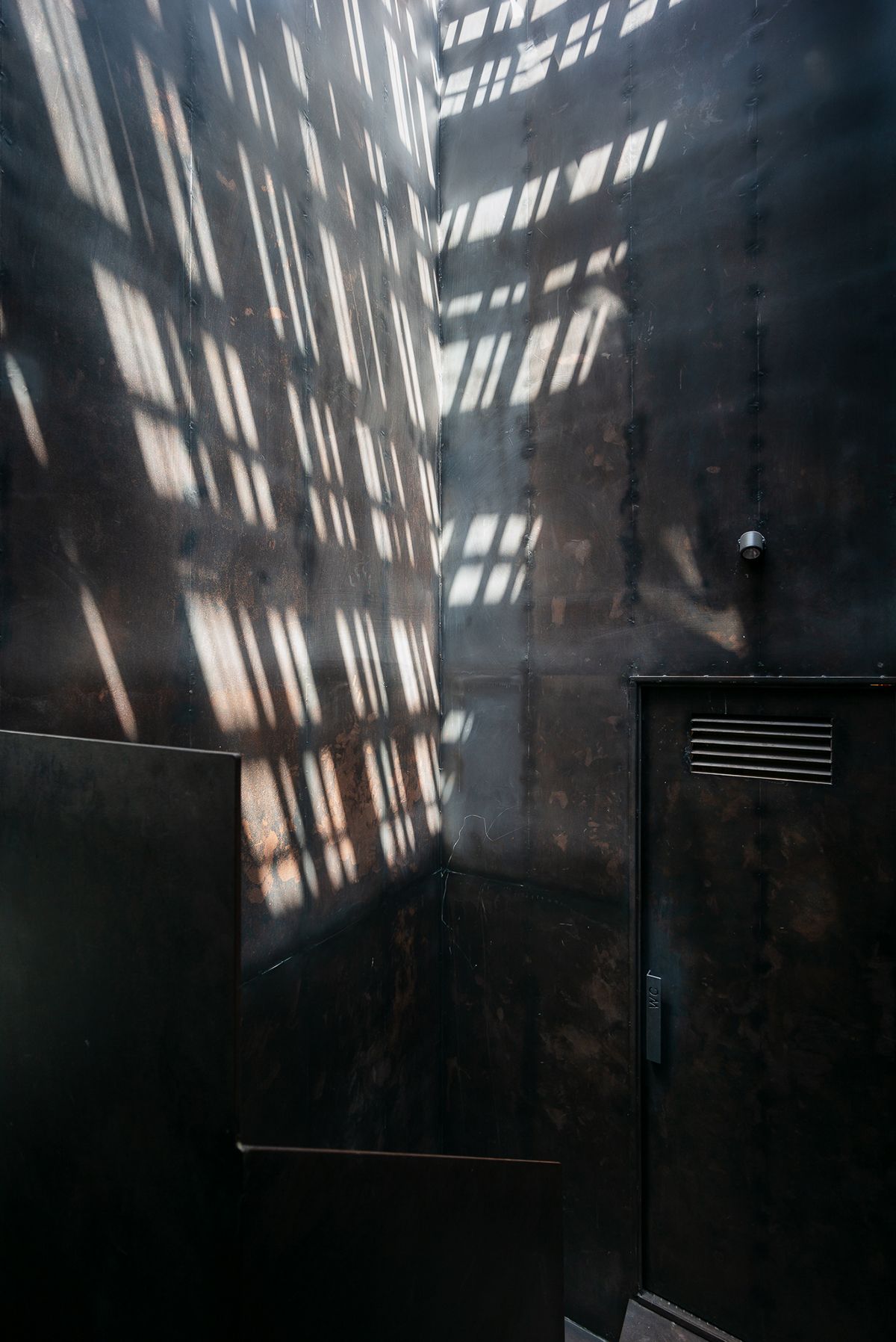 GR Holdings 办公室-12