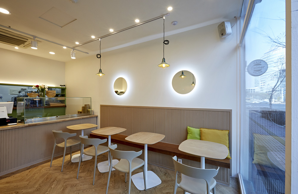 白色木纹的温馨 10 平米沙拉餐厅设计-4