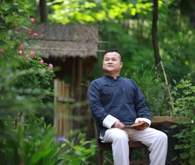 西安“小岳岳”放着豪宅不住，却跑到大山里花费百万爆改四合院，这一次却火爆整个民宿圈-11