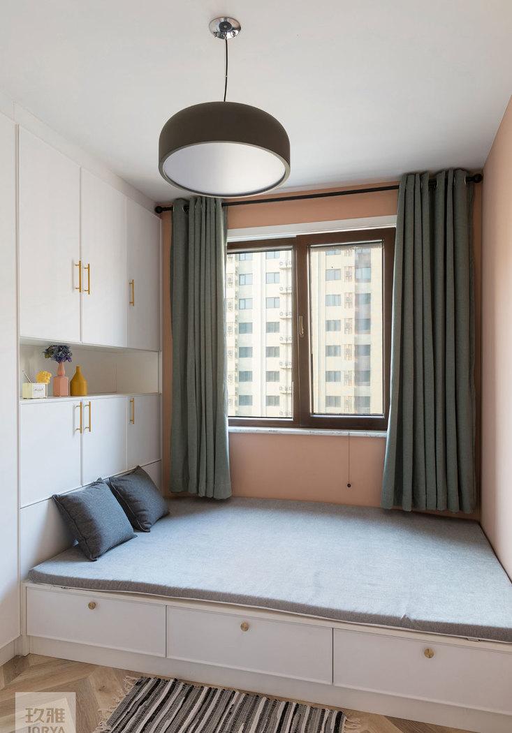 莫兰迪色系撞色设计,打造 107㎡三室一厅的时尚空间-54