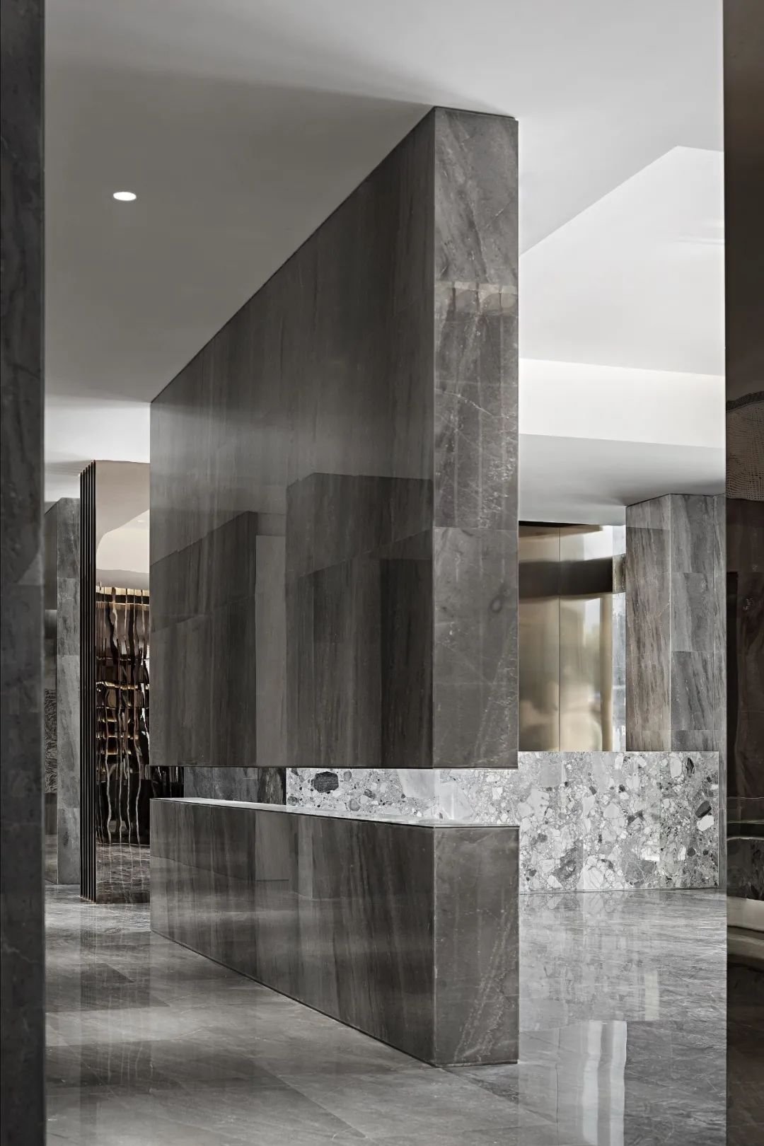 绿城济南诚园生活美学馆 | 现代简约与镜面艺术的完美融合-11